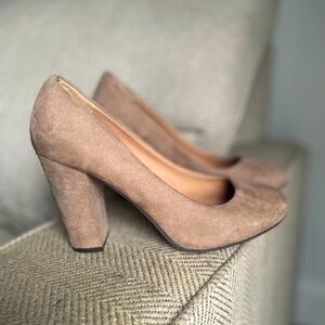 LN Chinese Laundry Pumps